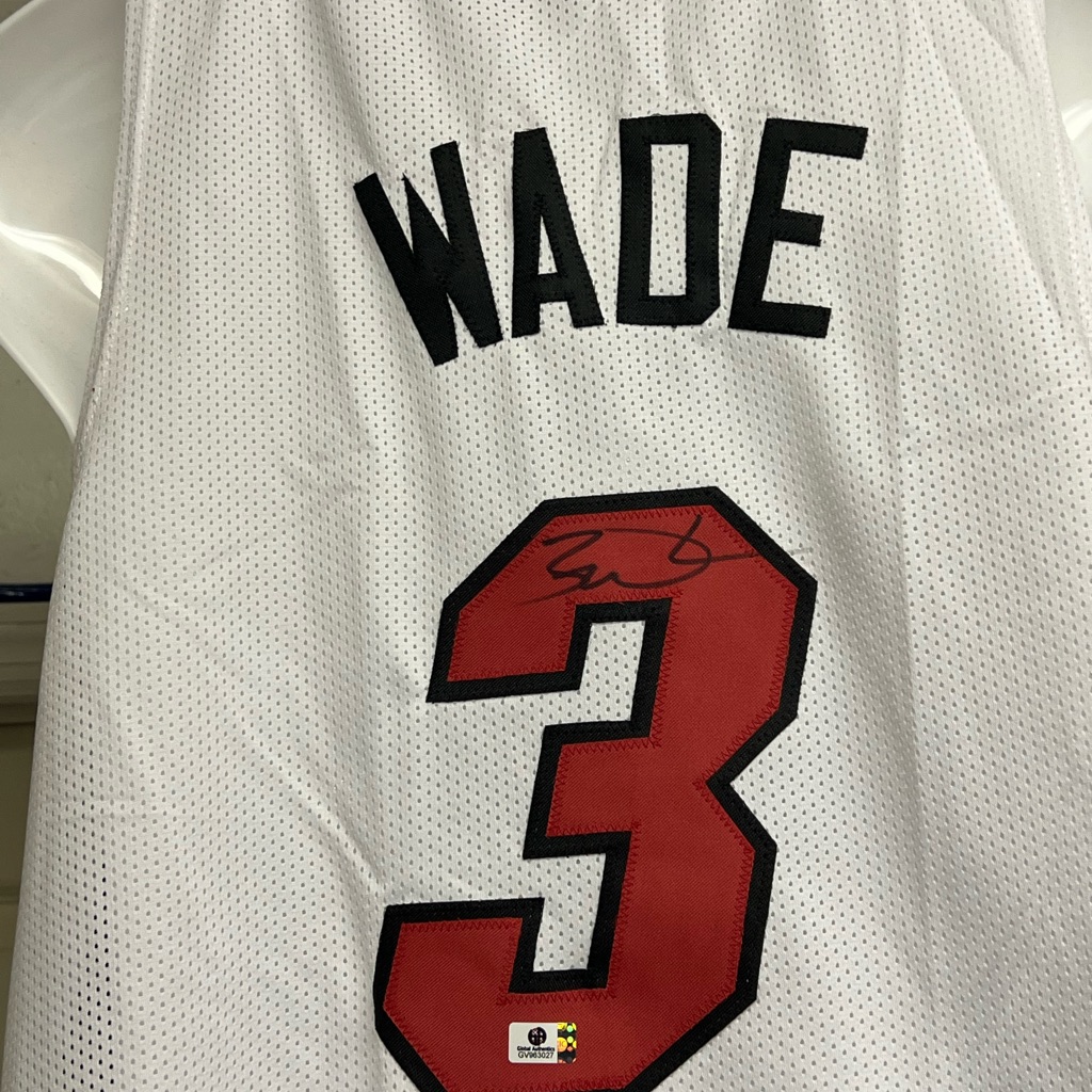 Dwyane Wade Custom White Basketball Jersey With Red Number 3 Autographed